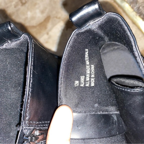 WOMENS SIZE 12; BLACK LEATHER BOOTS - Picture 6 of 6